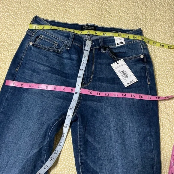 NWT Judy BlueMedium Wash Mid Rise Cropped Boot Jeans Size 11/30